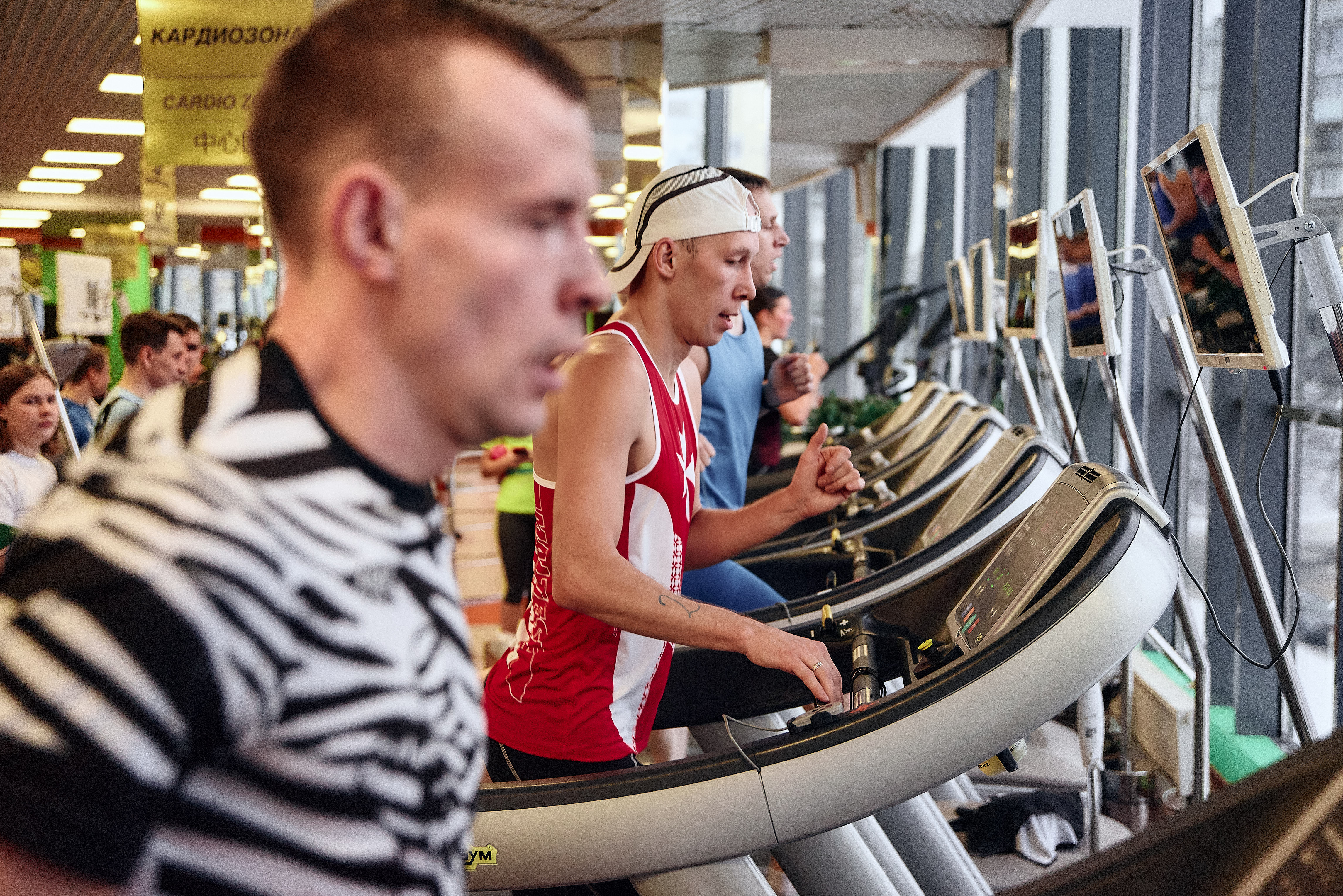 Golds sports. Голд спорт Набережные Челны.